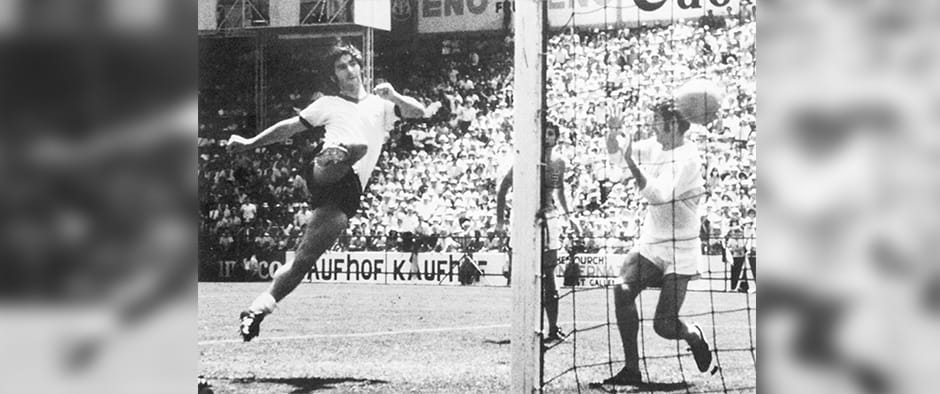 Gerd Muller scoring