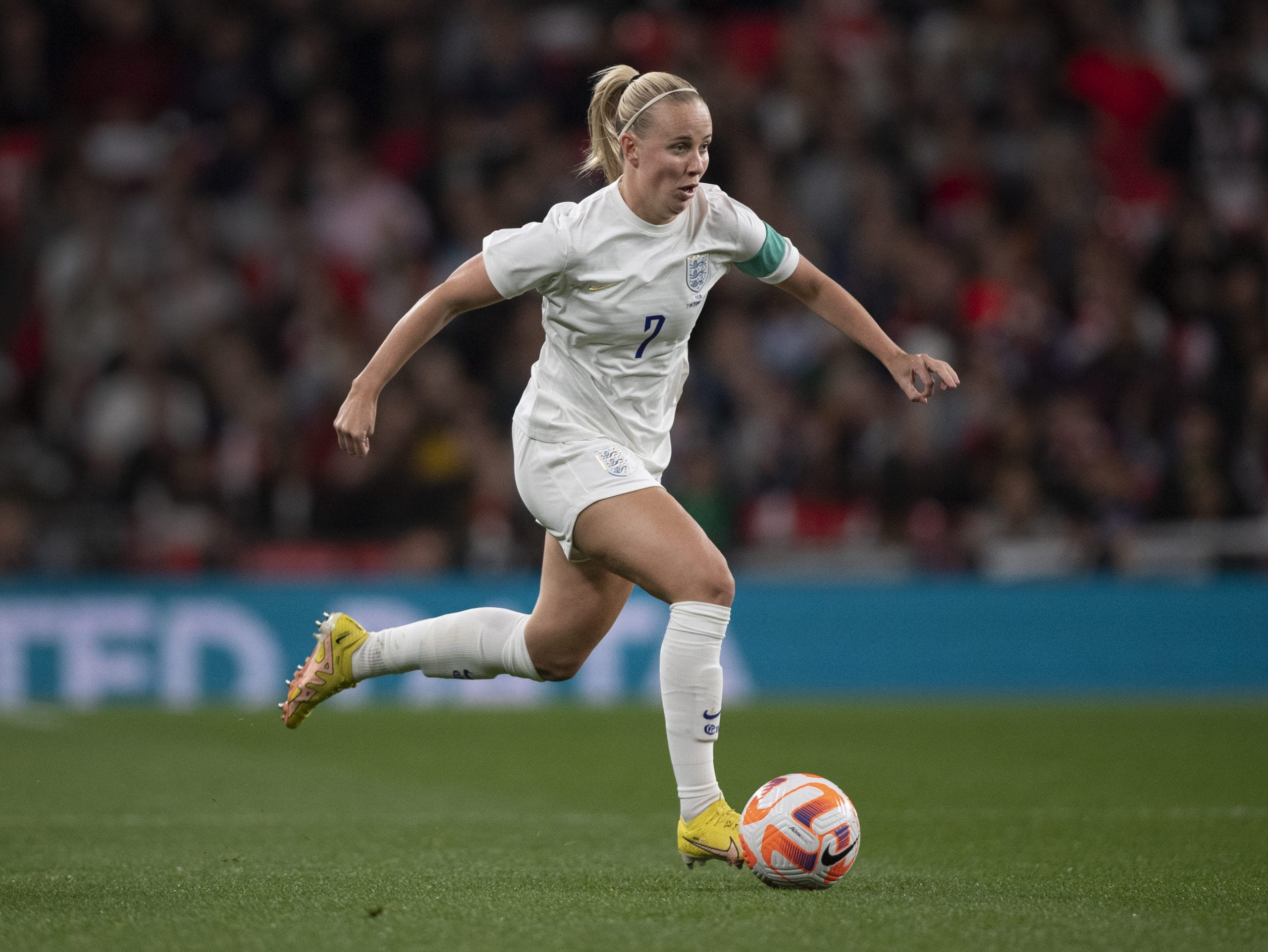 Beth Mead beraksi selama pertandingan Persahabatan Internasional Wanita antara Inggris dan AS di Stadion Wembley.