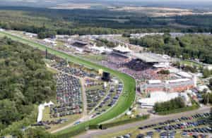 The sun shines on Glorious Goodwood during the 2019 meeting.